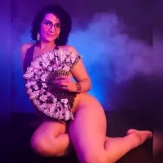 Profile photo of elliee_