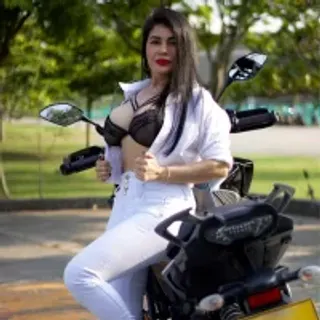 Profile photo of juliadawson_