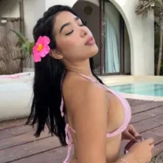 Profile photo of aliceboomx