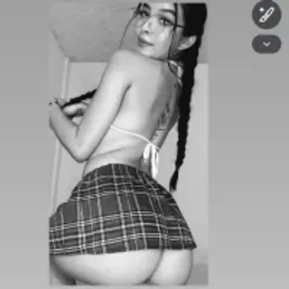 Profile photo of tinaqueenn