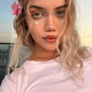 Profile photo of mia_syvelle