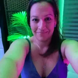 Profile photo of lindsyb