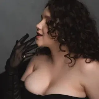 Profile photo of ariella_sol