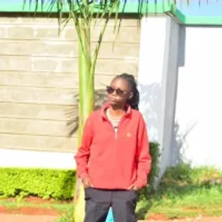 Profile photo of young_cie