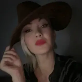 Profile photo of aura_goldie