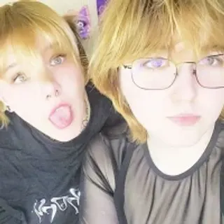 Profile photo of wehavepussies_xoxo
