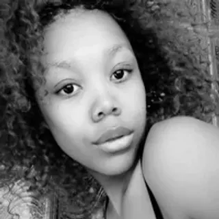 Profile photo of petitiezoe101