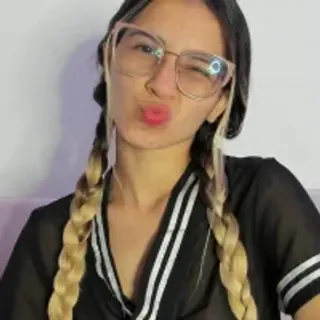 Profile photo of lilacutte_