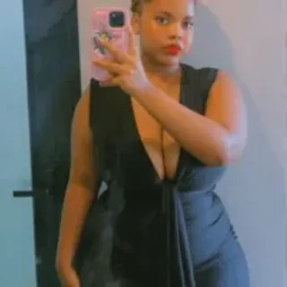 Profile photo of buxombaddie
