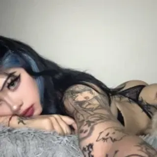 Profile photo of deadly_doll