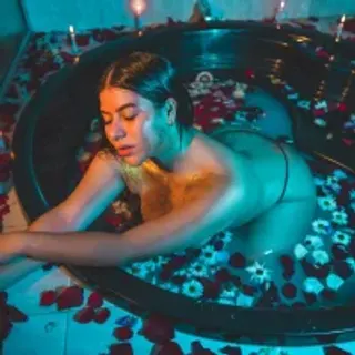 Profile photo of holly_velvett