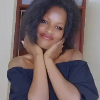 Profile photo of petite_raven
