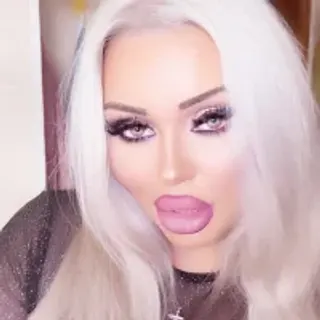 Profile photo of roxxxy_royce