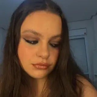 Profile photo of angelscarlet