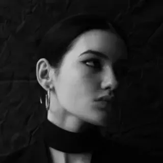 Profile photo of aveloria_