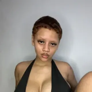 Profile photo of charlotee_
