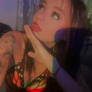 Profile photo of scarlettvelvet_