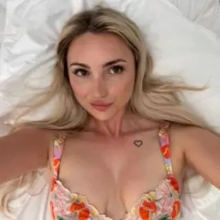 Profile photo of louisezus