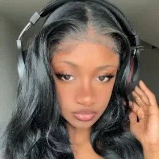Profile photo of petite_siren