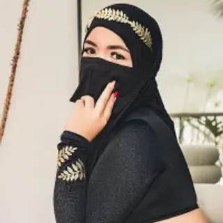 Profile photo of thaira_aly