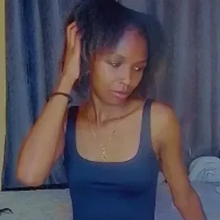 Profile photo of lovey_queenn