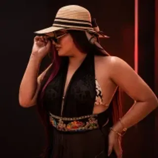 Profile photo of chloeelaurent