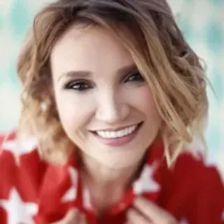 Profile photo of charline_thefoxtail