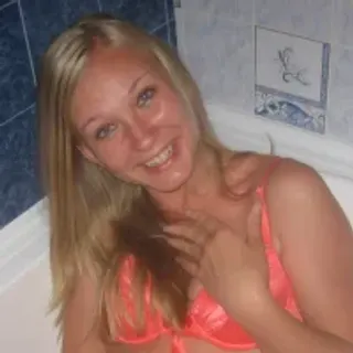 Profile photo of prettyhairyblonde