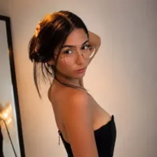 Profile photo of your_khloe1