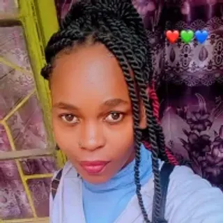 Profile photo of petitevixenn
