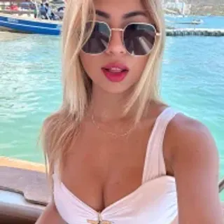 Profile photo of mia_nicols