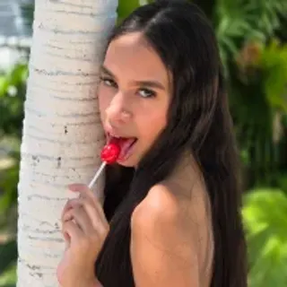 Profile photo of lara_bella