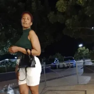 Profile photo of roaringqueenx
