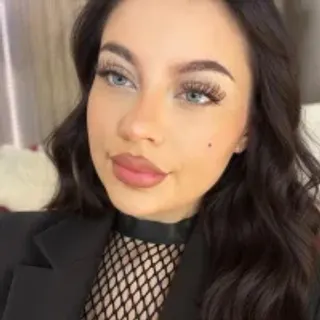 Profile photo of celia_chanel