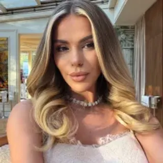 Profile photo of chloevelvetx
