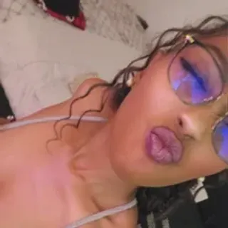 Profile photo of thee_habibah