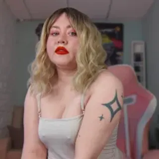 Profile photo of goddess_ellisn