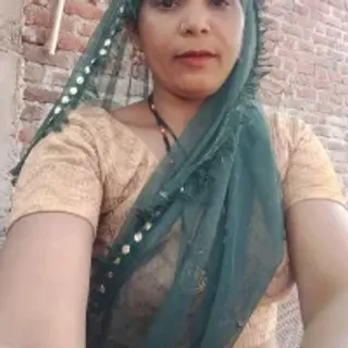 Profile photo of hot_rashi98