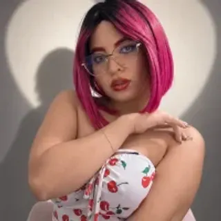 Profile photo of honeey_noir